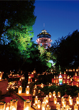 約1万基のキャンドルの明かりが、湘南の夜を優しく彩る
