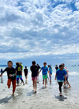 湘南の波と遊ぶ　子ども向け「海のスポーツ教室」