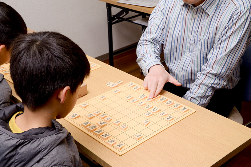 集中力や記憶力を養う、経堂の子ども向け将棋教室の画像
