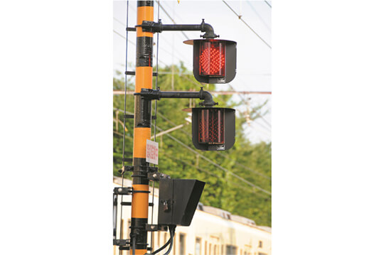 踏切事故を防ぐ小田急線の取り組み