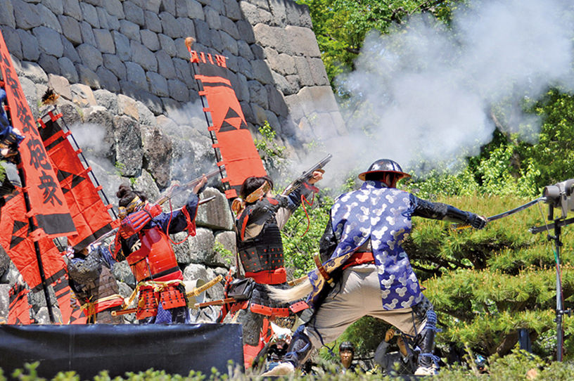 総勢1,700名の大行列が練り歩く小田原の祭り