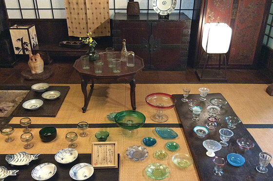 白洲夫妻の終の棲家「武相荘」で夏の器などを展示の画像