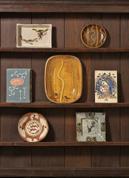 日本民藝館で近代工芸の巨匠たちの作品を展示