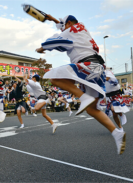 男踊り・女踊りの違いも楽しい、一番熱くなる夜