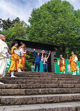 登山シーズンの幕開けを祝う秦野丹沢まつり