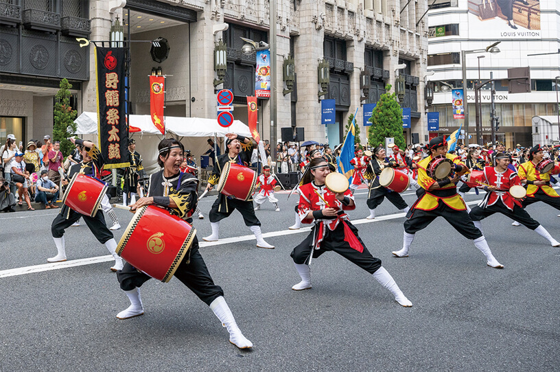 夏の新宿に沖縄舞踊・エイサーがやって来る