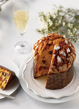 しっとりと上品な口当たりのパネットーネを手土産に